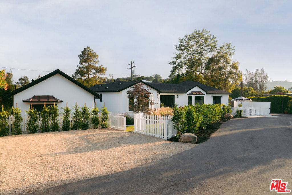 Montecito, CA 93108,251 Cloydon CIR