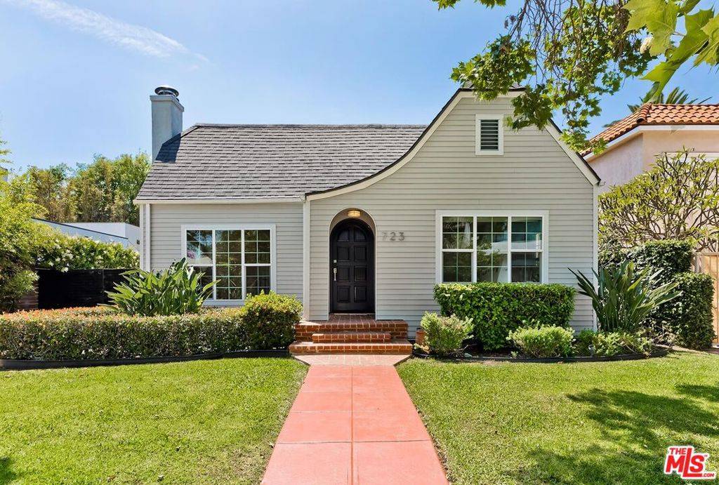 Los Angeles, CA 90038,723 N Mansfield AVE