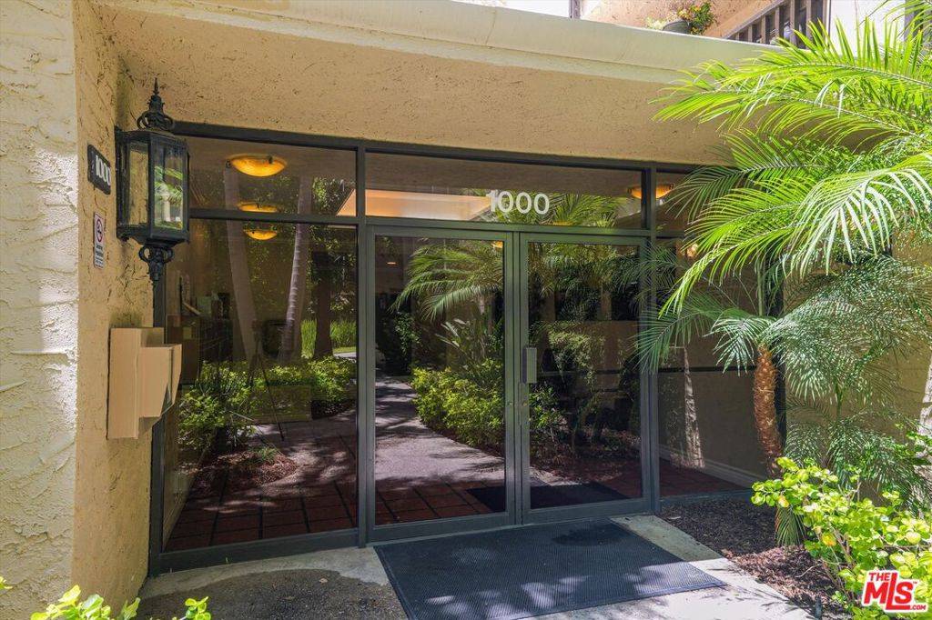 Culver City, CA 90230,1312 Raintree CIR #312