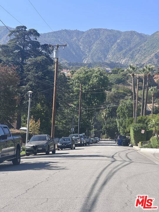 Monrovia, CA 91016,328 N Encinitas AVE