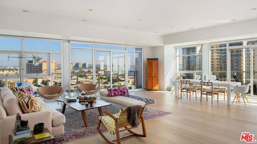 Marina Del Rey, CA 90292,3111 Via Dolce #903