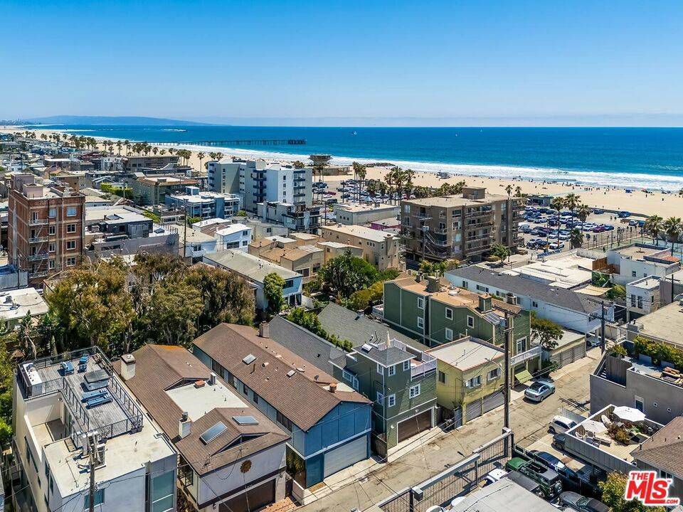 Venice, CA 90291,25 20th AVE