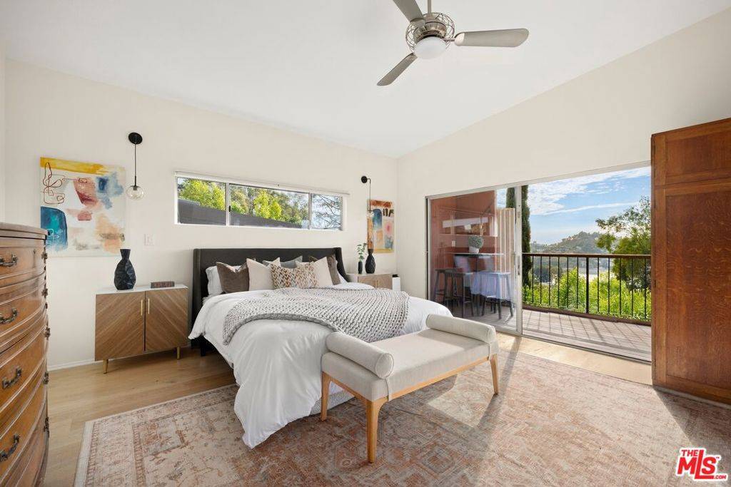 Los Angeles, CA 90039,2303 Hidalgo AVE