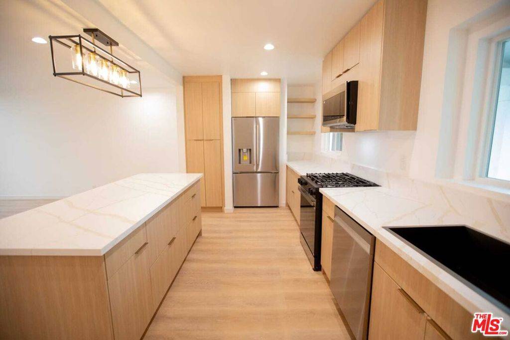 Valley Village, CA 91607,12211 Tiara ST