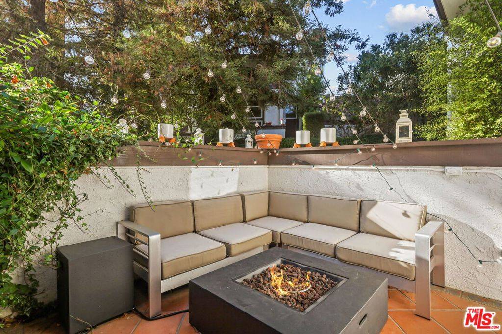 Pacific Palisades, CA 90272,17219 Palisades CIR