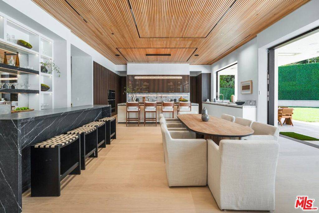 Los Angeles, CA 90049,12227 Tweed LN