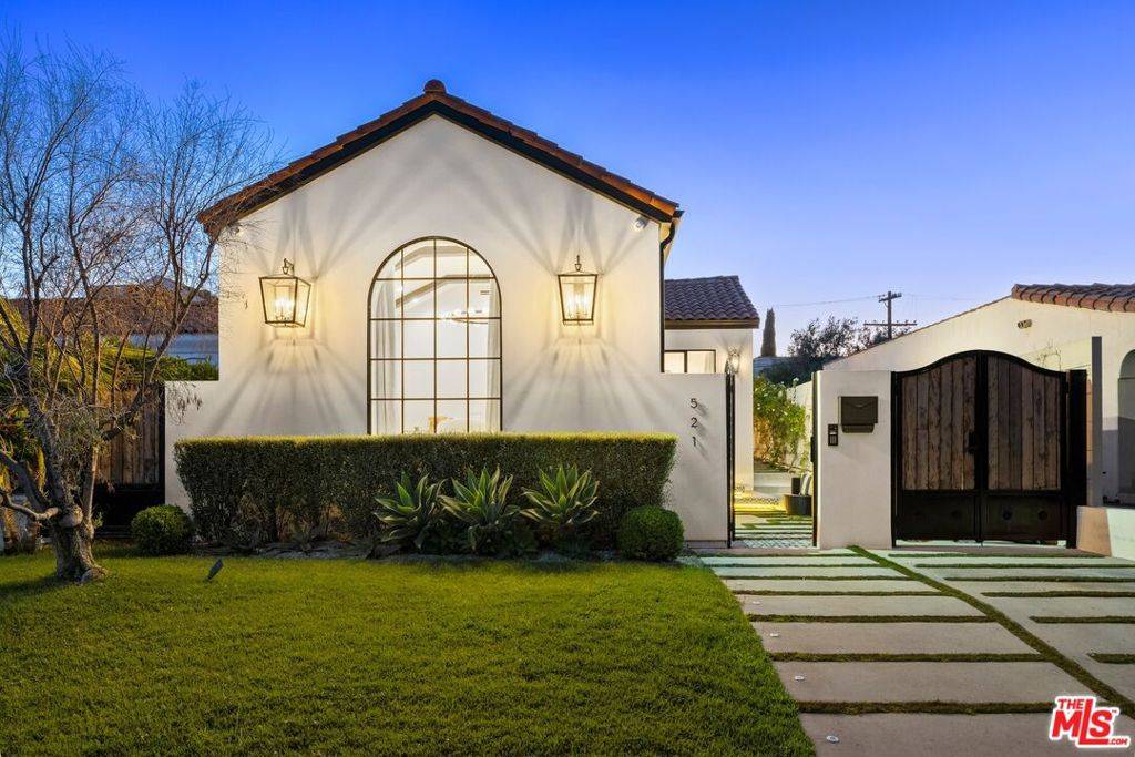 Los Angeles, CA 90036,521 N Formosa AVE