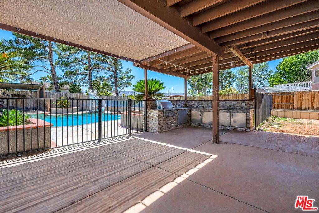 Lancaster, CA 93536,6342 Jonathon ST