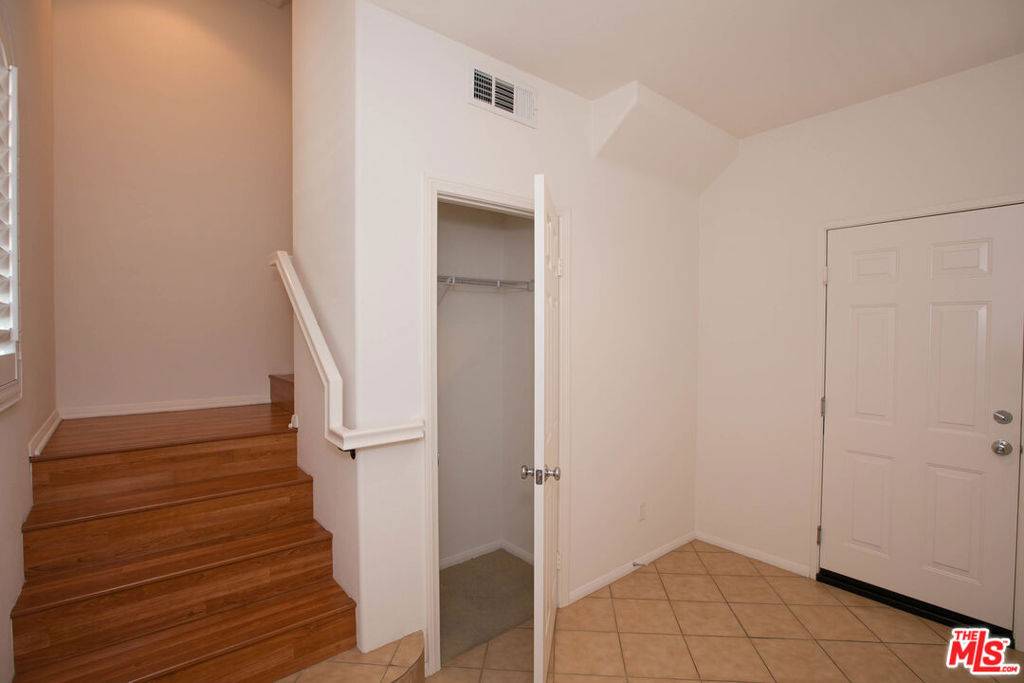 Burbank, CA 91502,720 S SAN FERNANDO BLVD #101