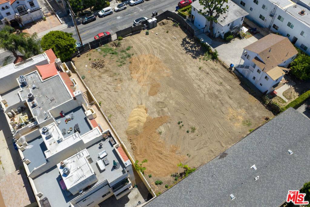 North Hollywood, CA 91602,11031 Aqua Vista ST