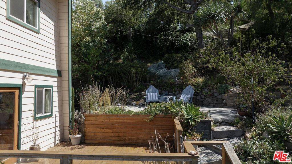 Topanga, CA 90290,1212 Fernwood Pacific DR