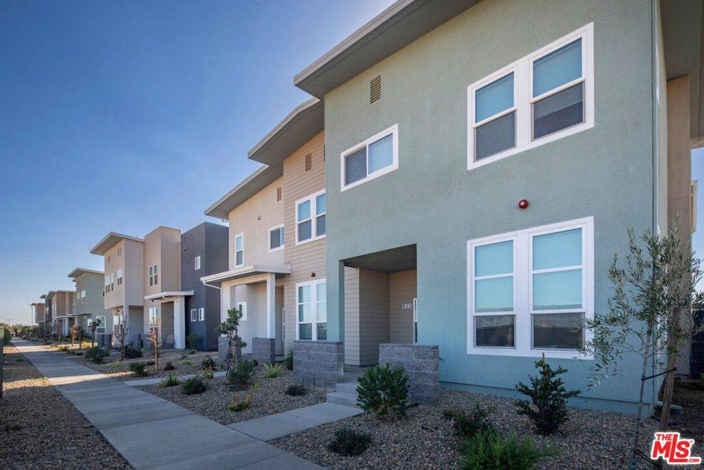 Patterson, CA 95363,700 Schali LN