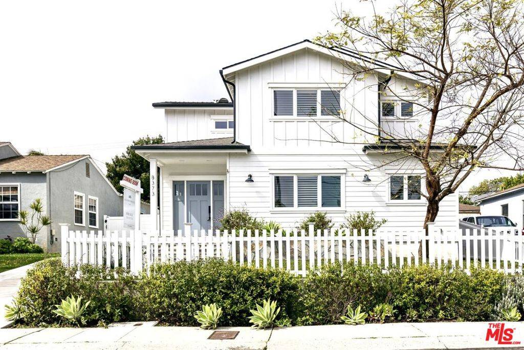 Los Angeles, CA 90045,8373 Westlawn AVE