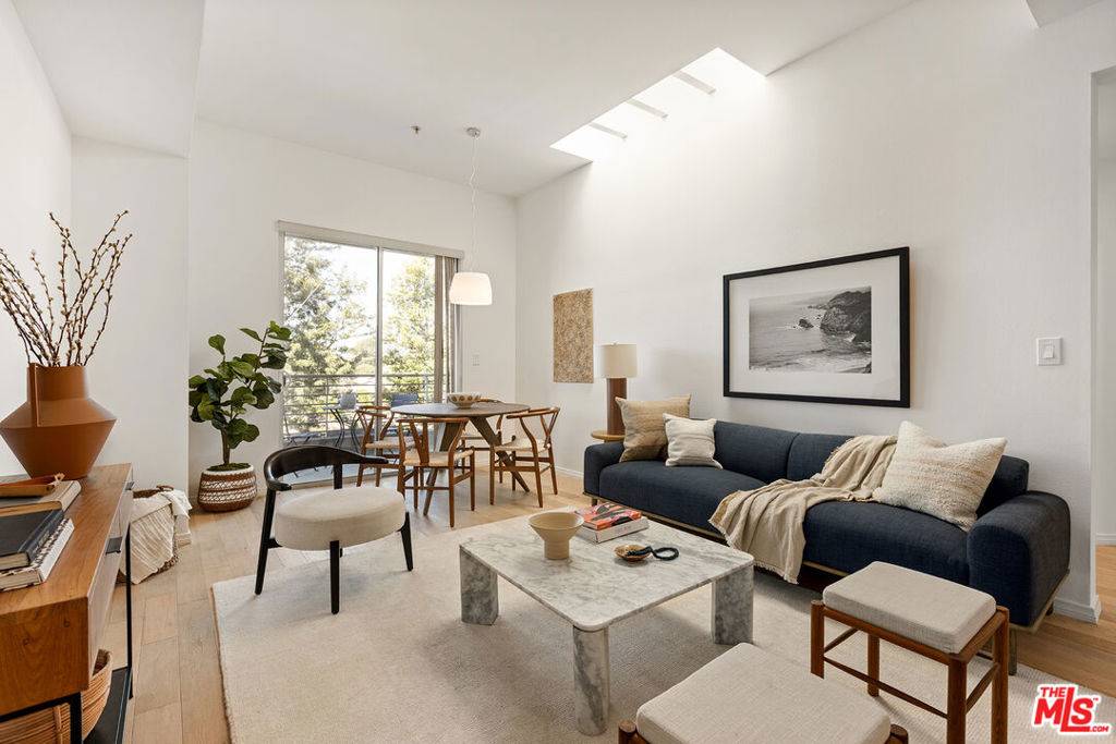 Studio City, CA 91602,4180 Fair AVE #206