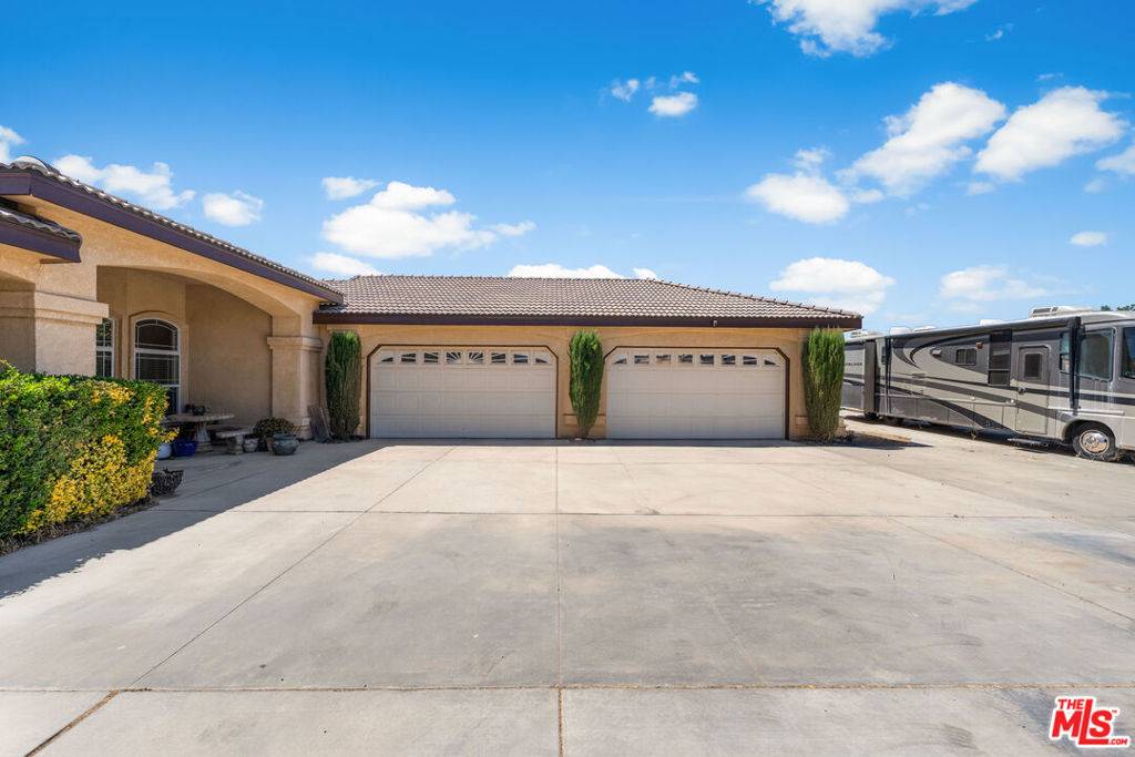 Lancaster, CA 93536,42094 W 21st ST