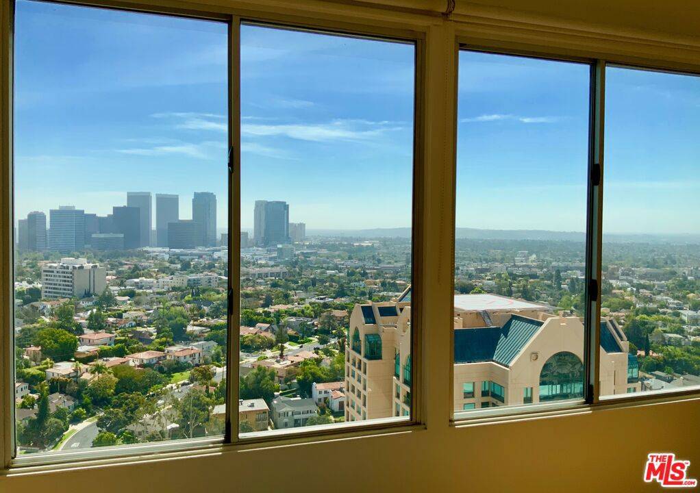 Los Angeles, CA 90024,10501 Wilshire BLVD #PH 7