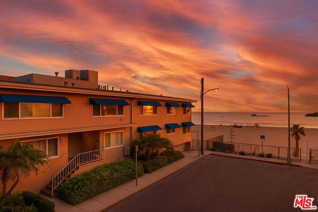 Long Beach, CA 90802,26 5th PL