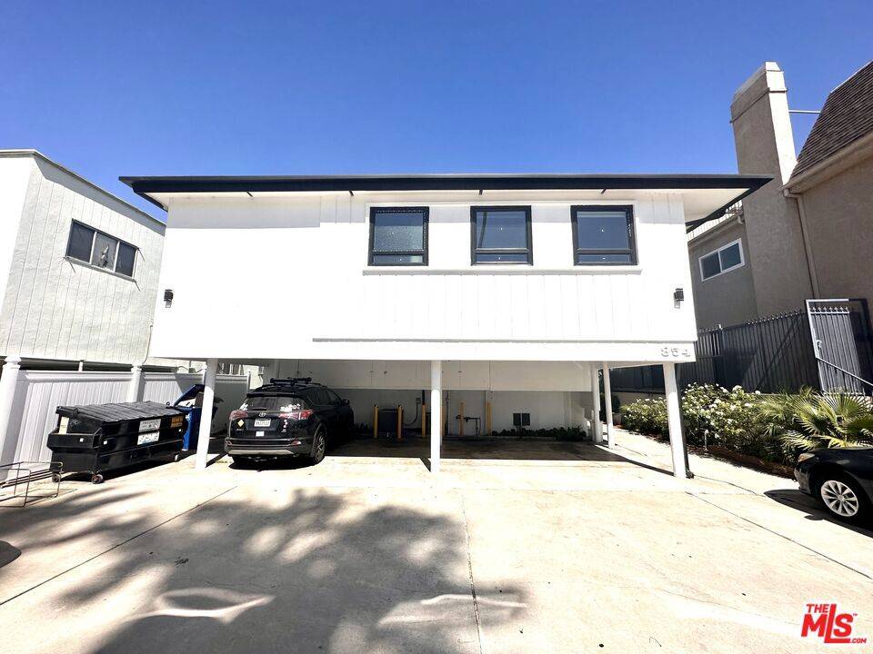 Los Angeles, CA 90035,854 S Sherbourne DR #1