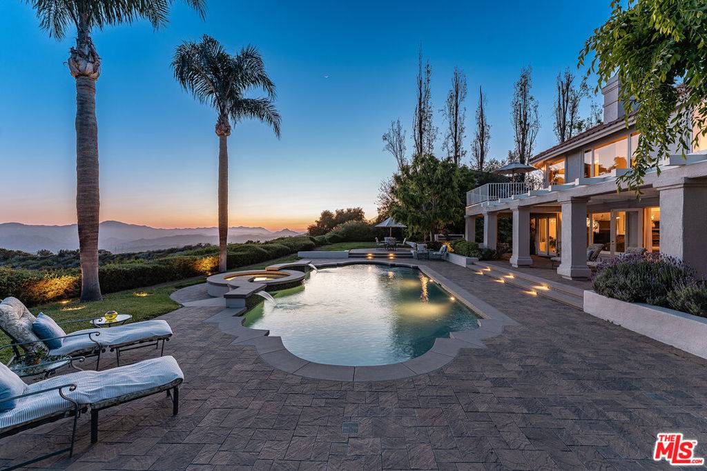 Calabasas, CA 91302,3011 Mountain Park DR