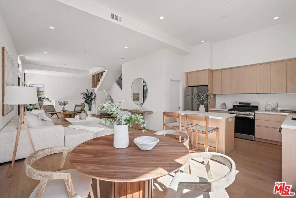 Culver City, CA 90232,3808 College Ave #2