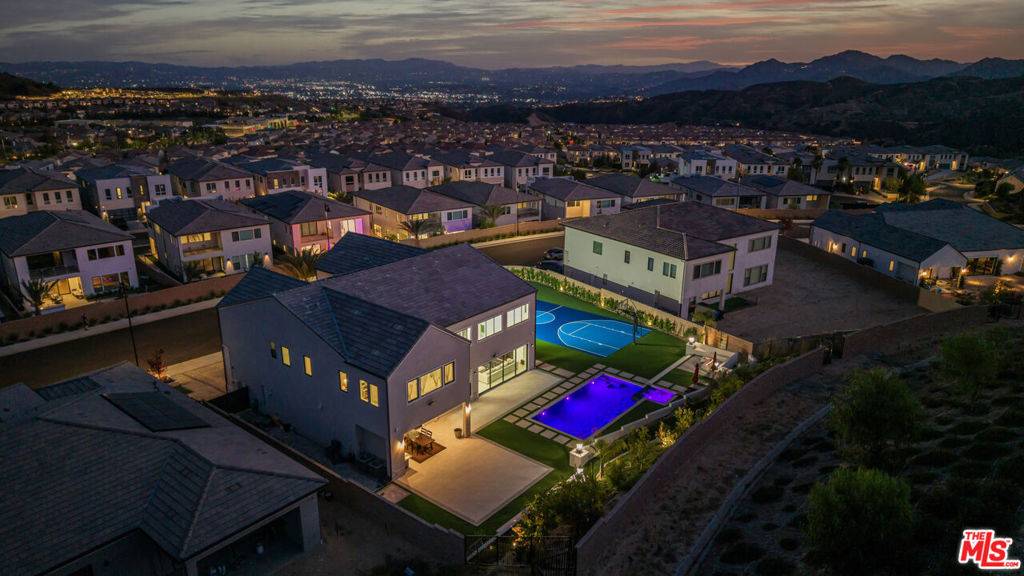 Porter Ranch, CA 91326,12553 N Ridgeline RD