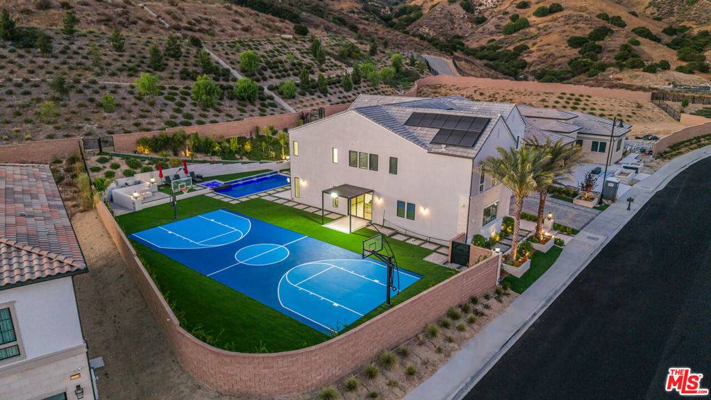 Porter Ranch, CA 91326,12553 N Ridgeline RD