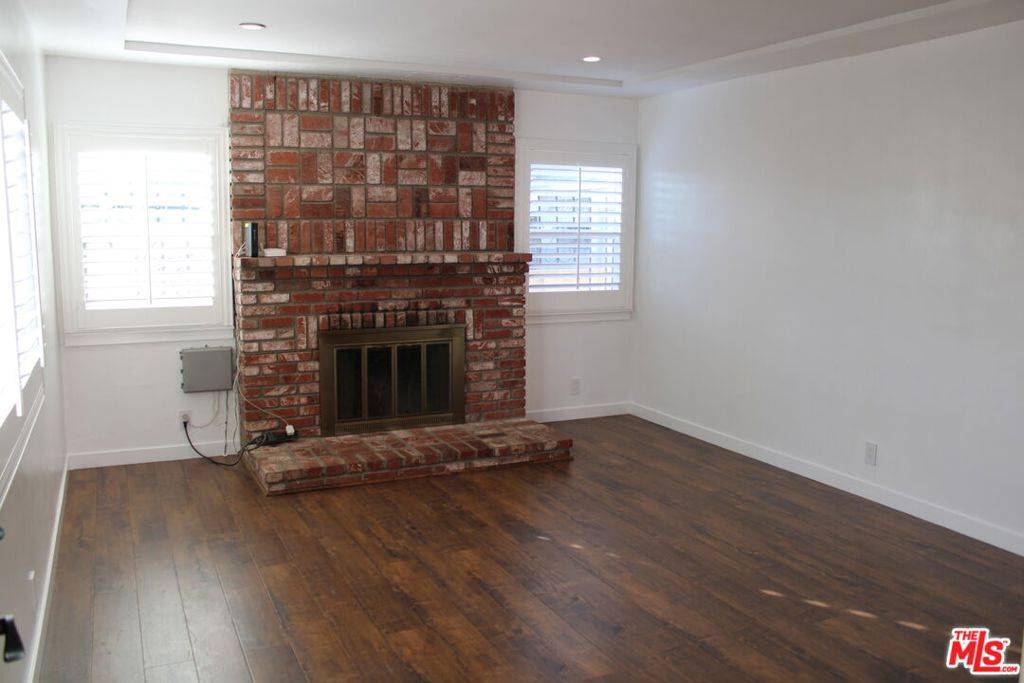 Sylmar, CA 91342,12318 San Fernando RD