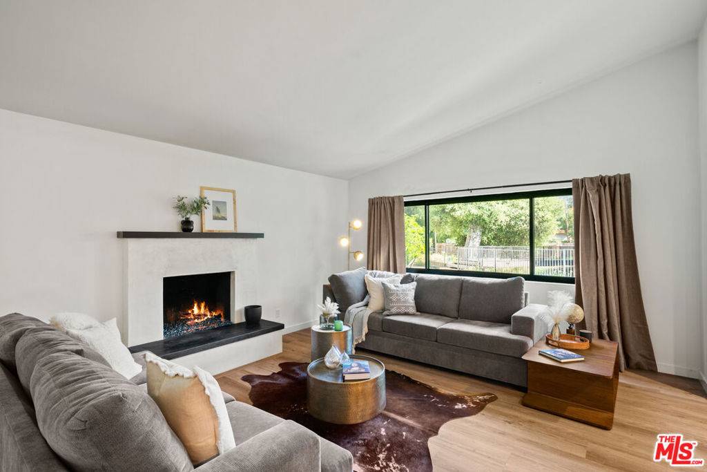 Topanga, CA 90290,1380 Old Topanga Canyon RD