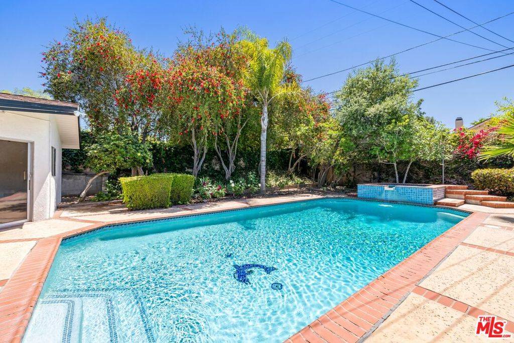 Woodland Hills, CA 91364,4509 Canoga DR