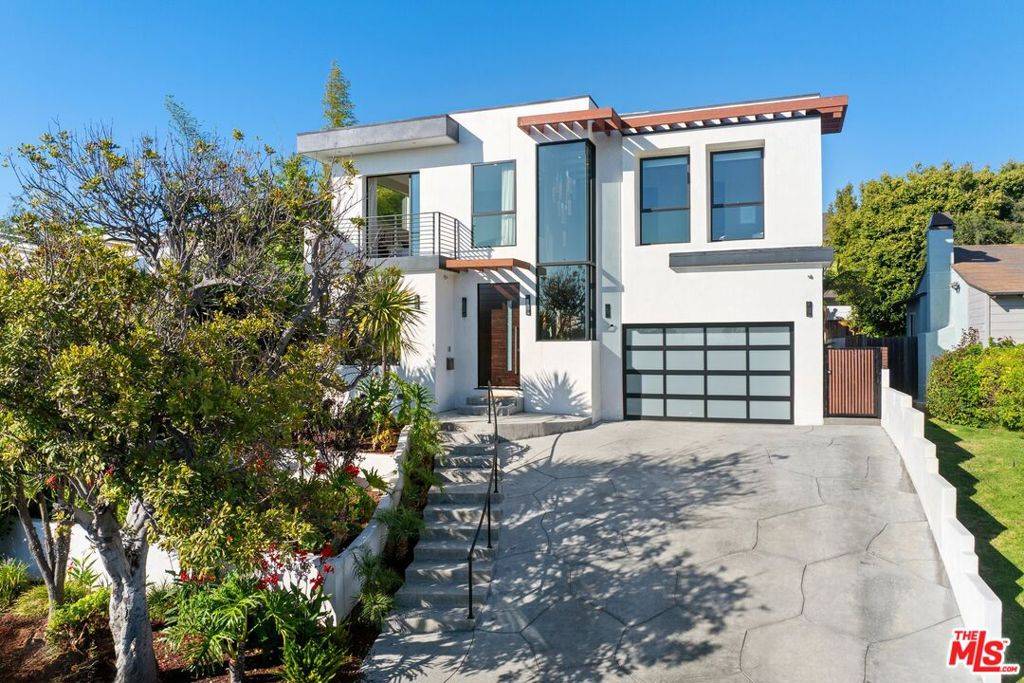 Los Angeles, CA 90034,3036 Glendon AVE