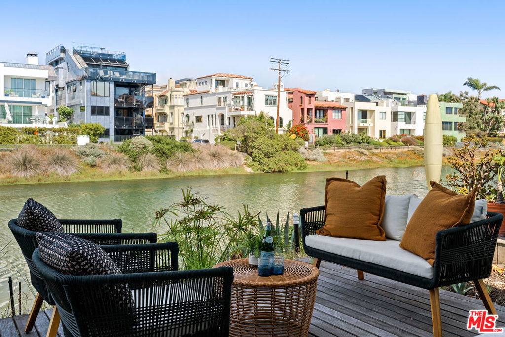 Marina Del Rey, CA 90292,5106 Pacific AVE
