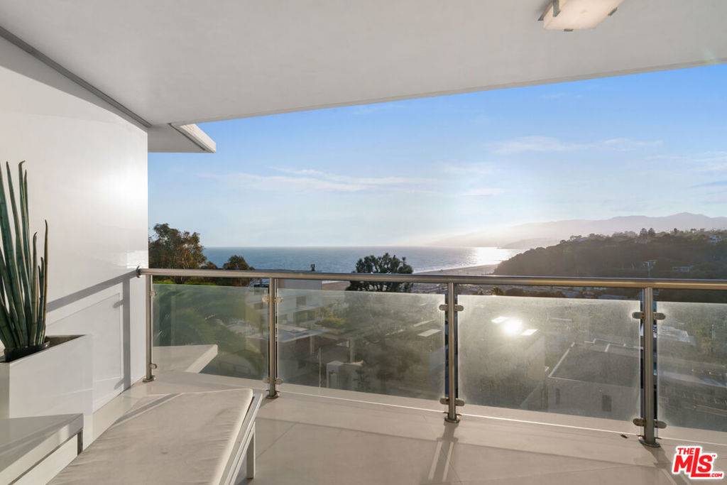 Santa Monica, CA 90402,201 Ocean AVE #409P