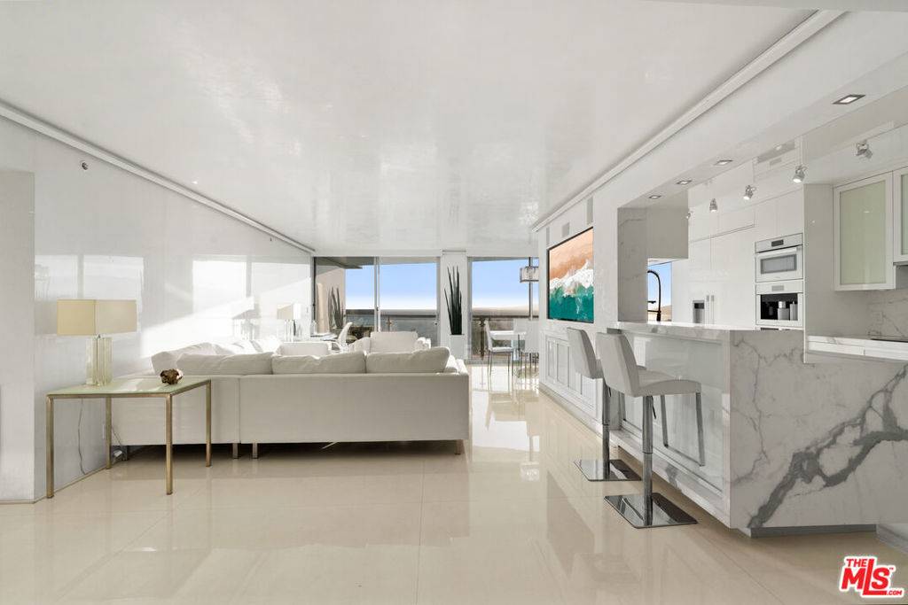 Santa Monica, CA 90402,201 Ocean AVE #409P