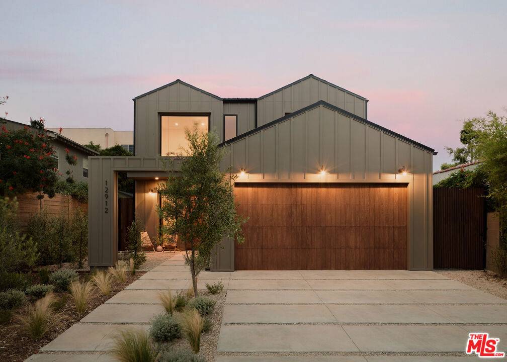Los Angeles, CA 90066,12912 Mccune AVE