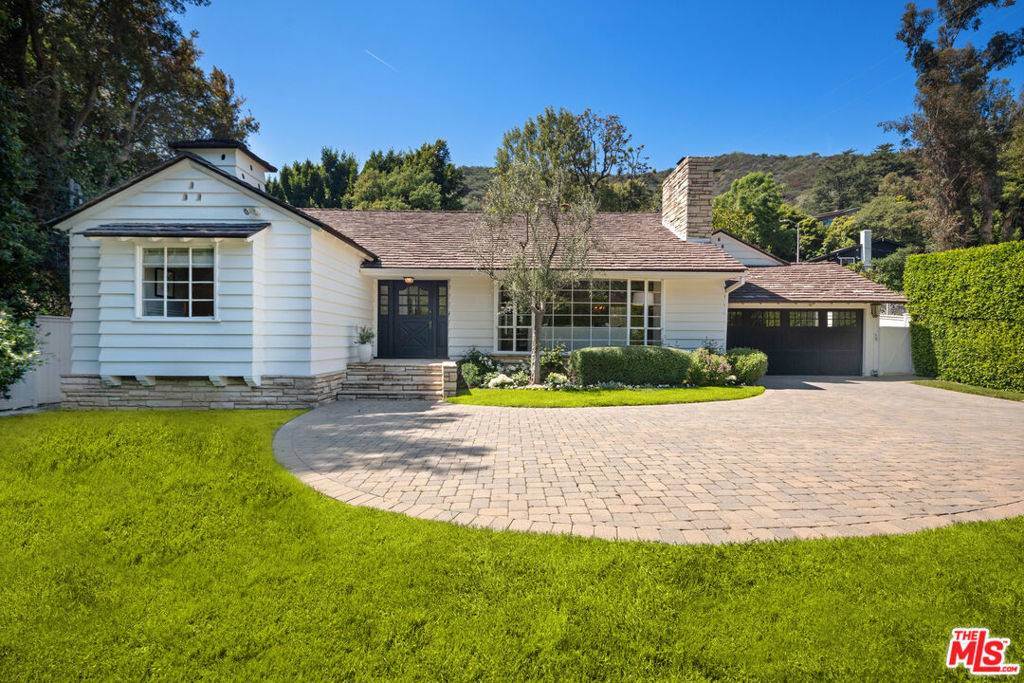 Beverly Hills, CA 90210,2107 Coldwater Canyon DR