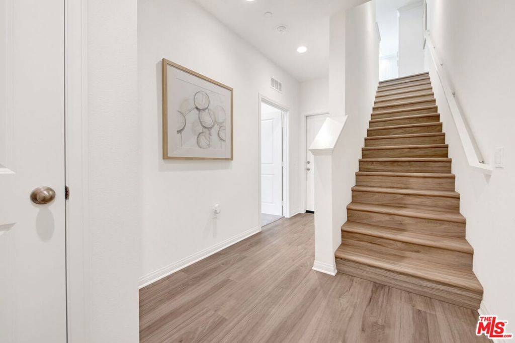 Long Beach, CA 90805,5868 Linden AVE #2