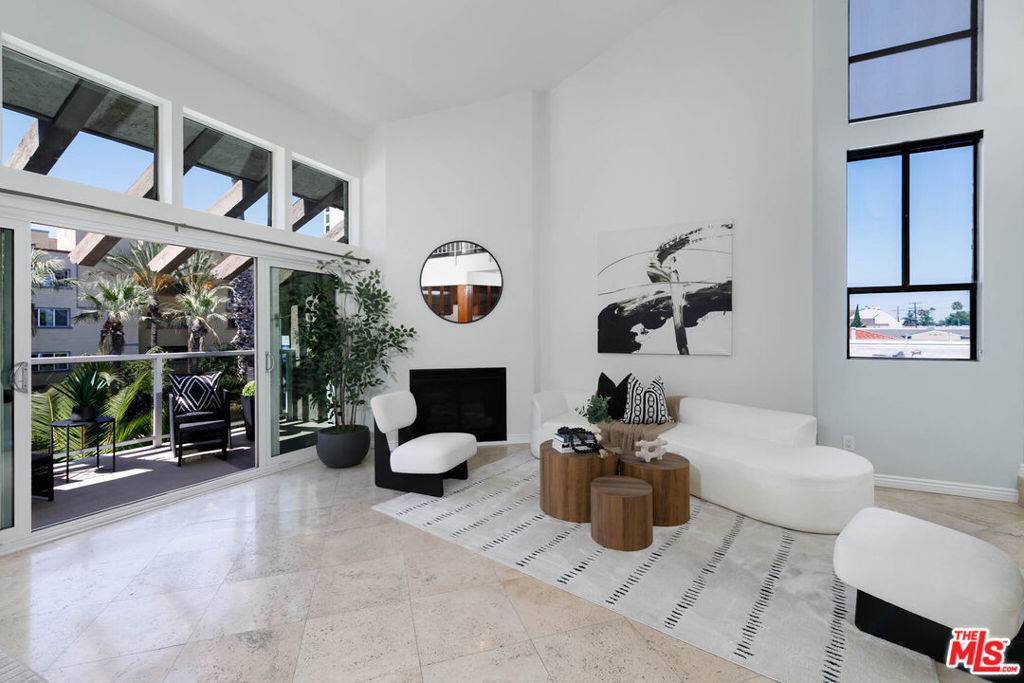 Long Beach, CA 90802,1415 E Ocean BLVD ##202
