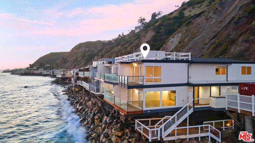 Malibu, CA 90265,20436 Pacific Coast HWY