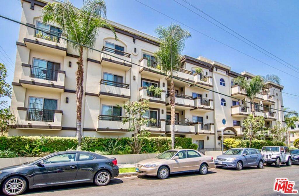 Los Angeles, CA 90049,951 Granville AVE #202