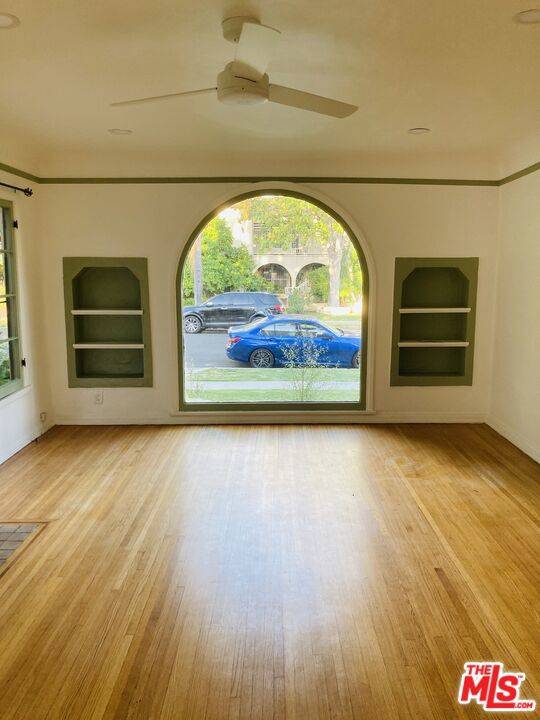 Los Angeles, CA 90035,915 S Holt AVE