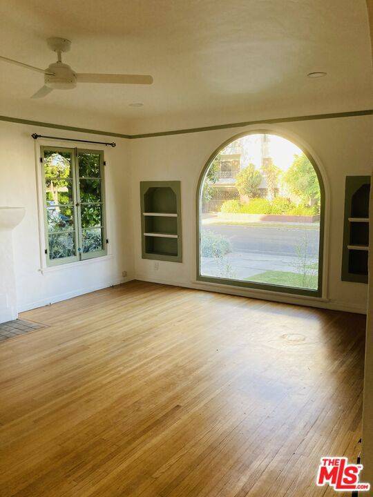 Los Angeles, CA 90035,915 S Holt AVE
