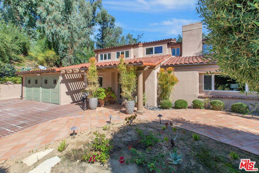 Calabasas, CA 91302,24409 Voltara CT