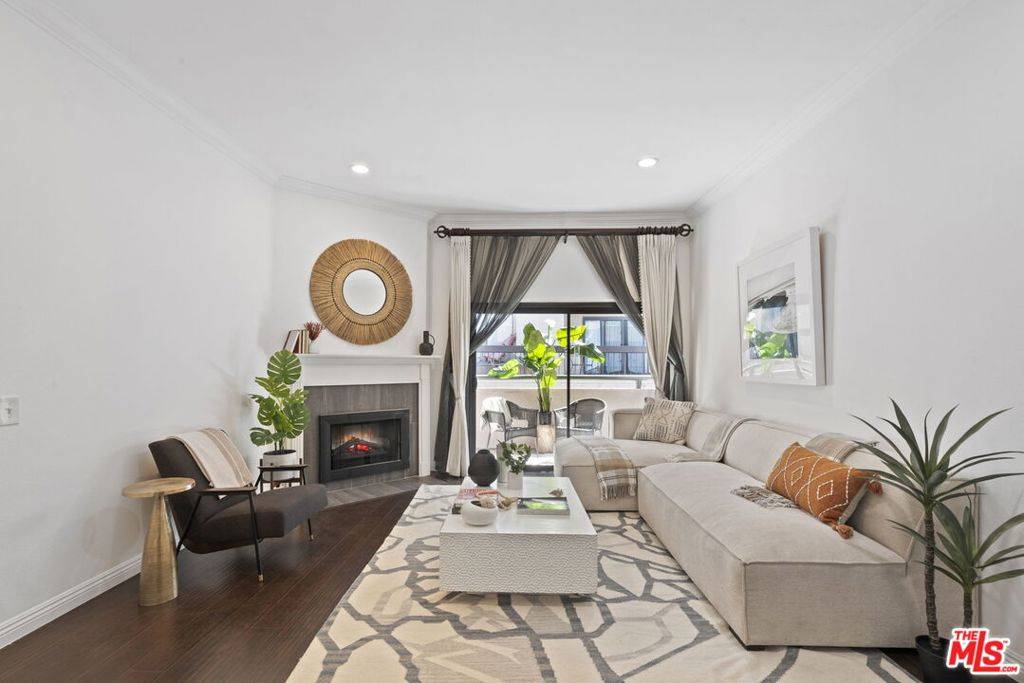 Playa Del Rey, CA 90293,8300 Manitoba ST #234