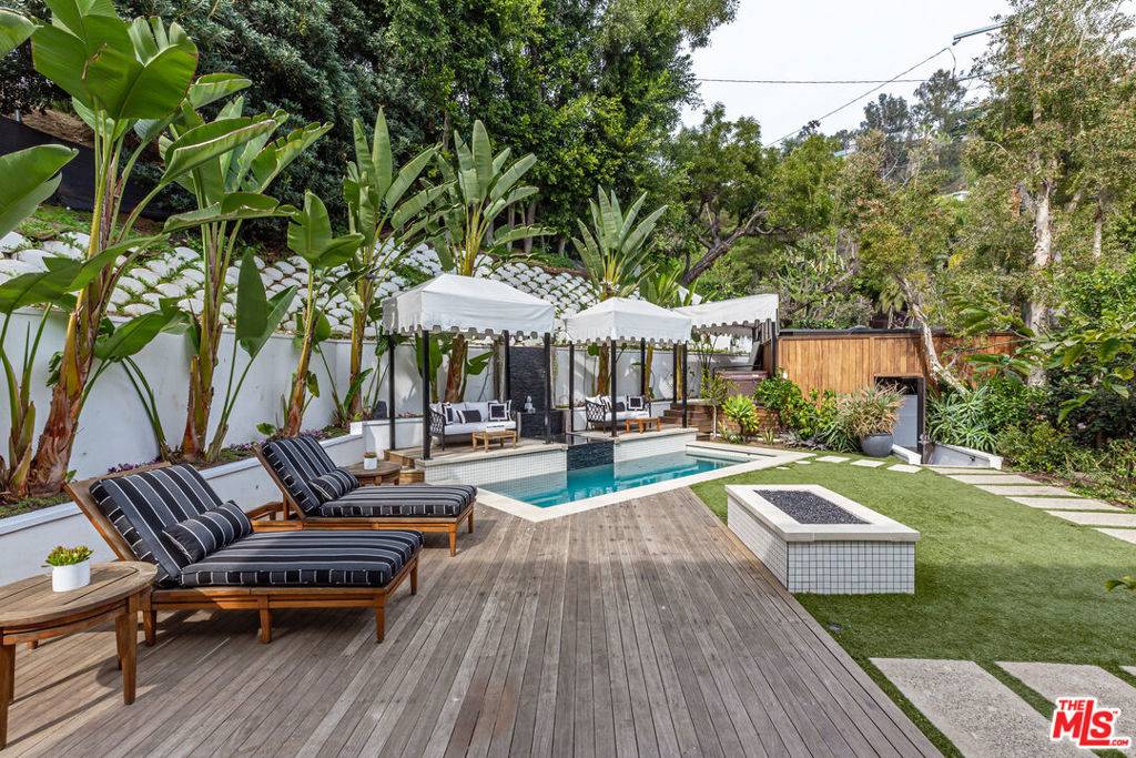 West Hollywood, CA 90069,1467 N Kings RD