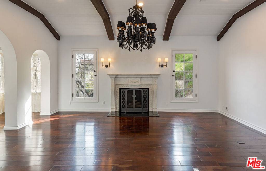 West Hollywood, CA 90069,1467 N Kings RD