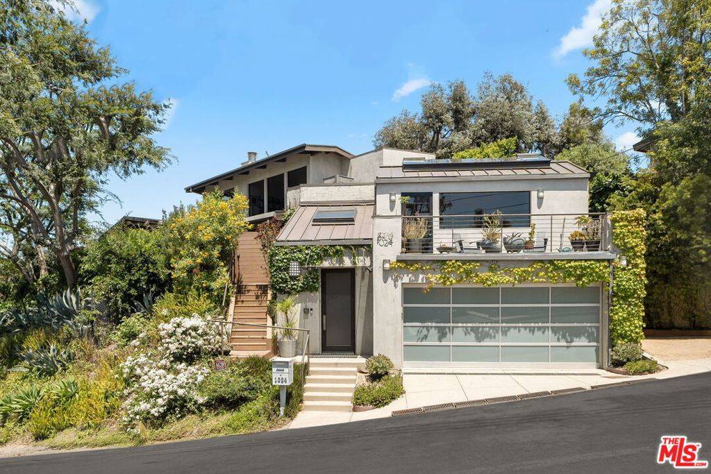 Los Angeles, CA 90049,1024 Lindenwood LN
