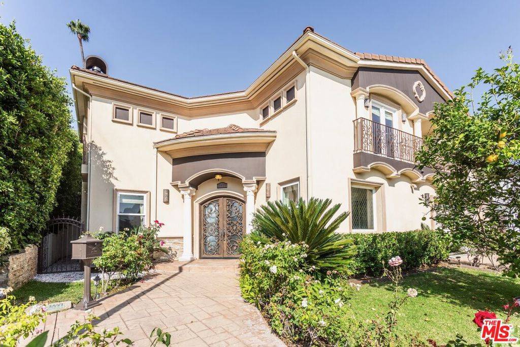 Los Angeles, CA 90066,11925 Charnock RD