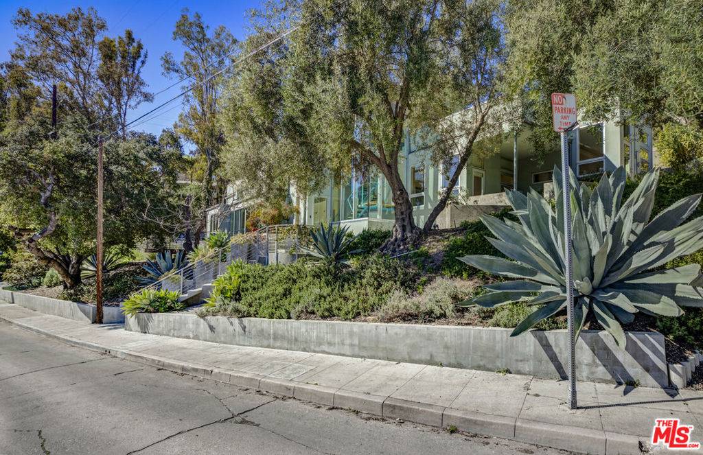 Los Angeles, CA 90026,1801 Baxter ST