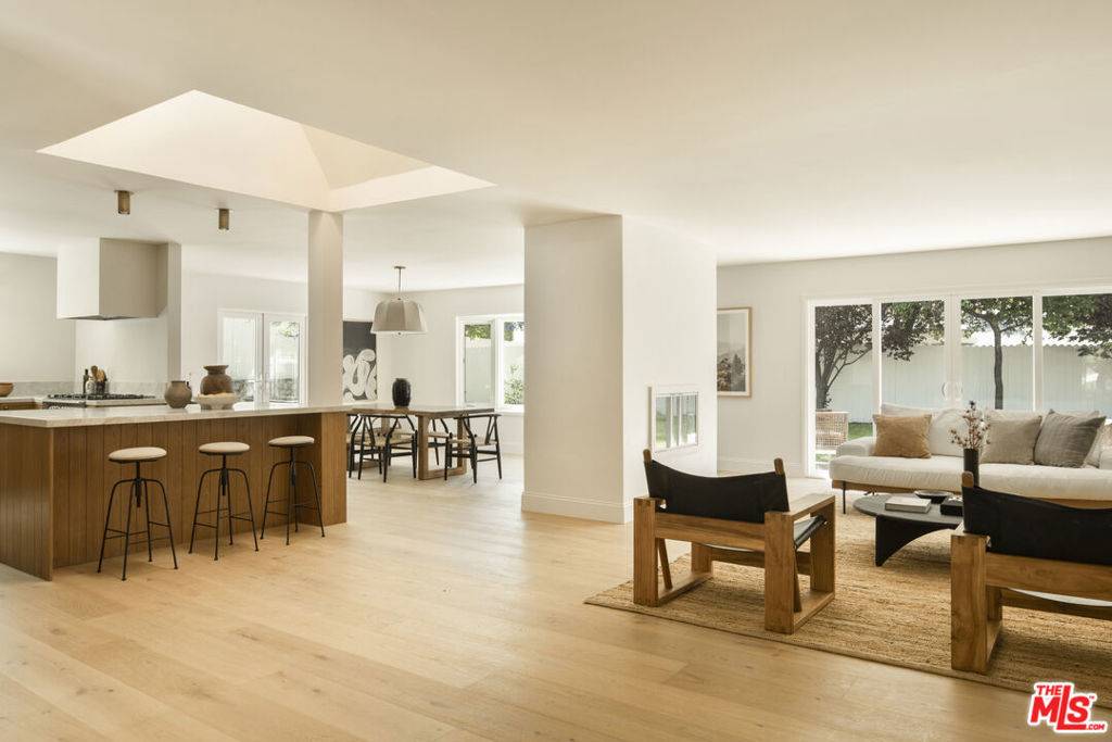 Malibu, CA 90265,30610 Las Estrellas DR