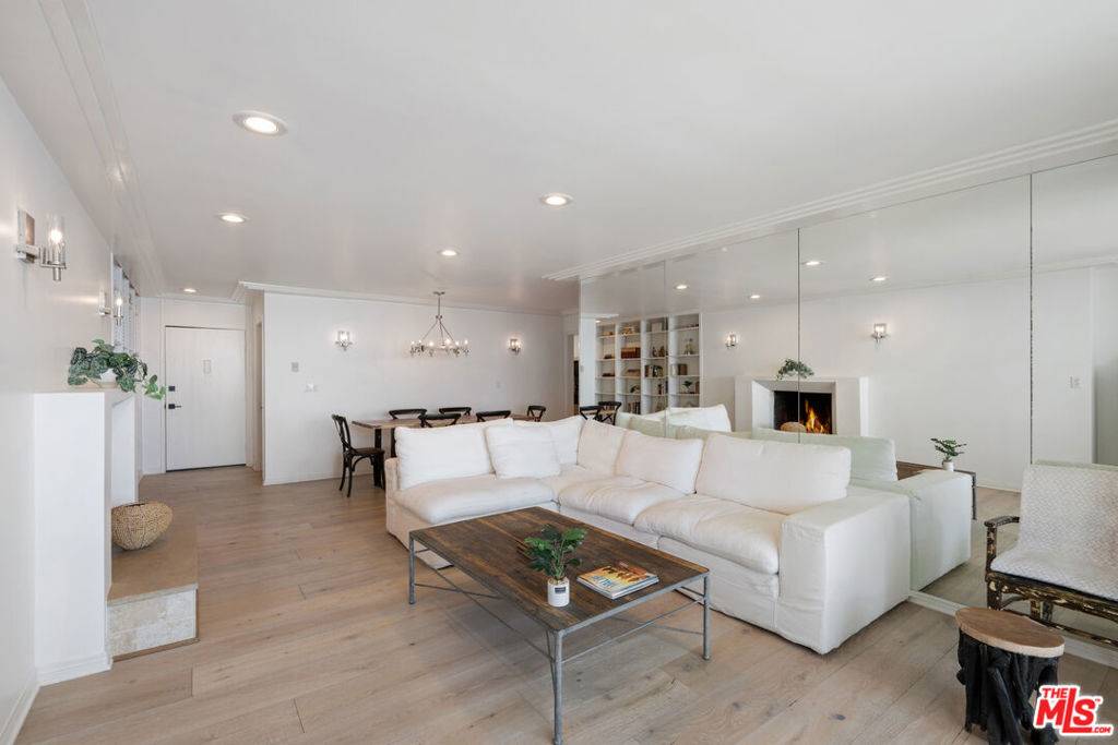 Malibu, CA 90265,22548 Pacific Coast HWY #403